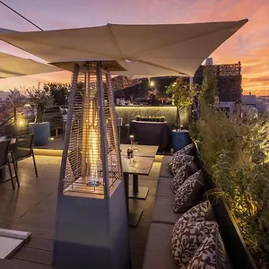 U-visionary Otel